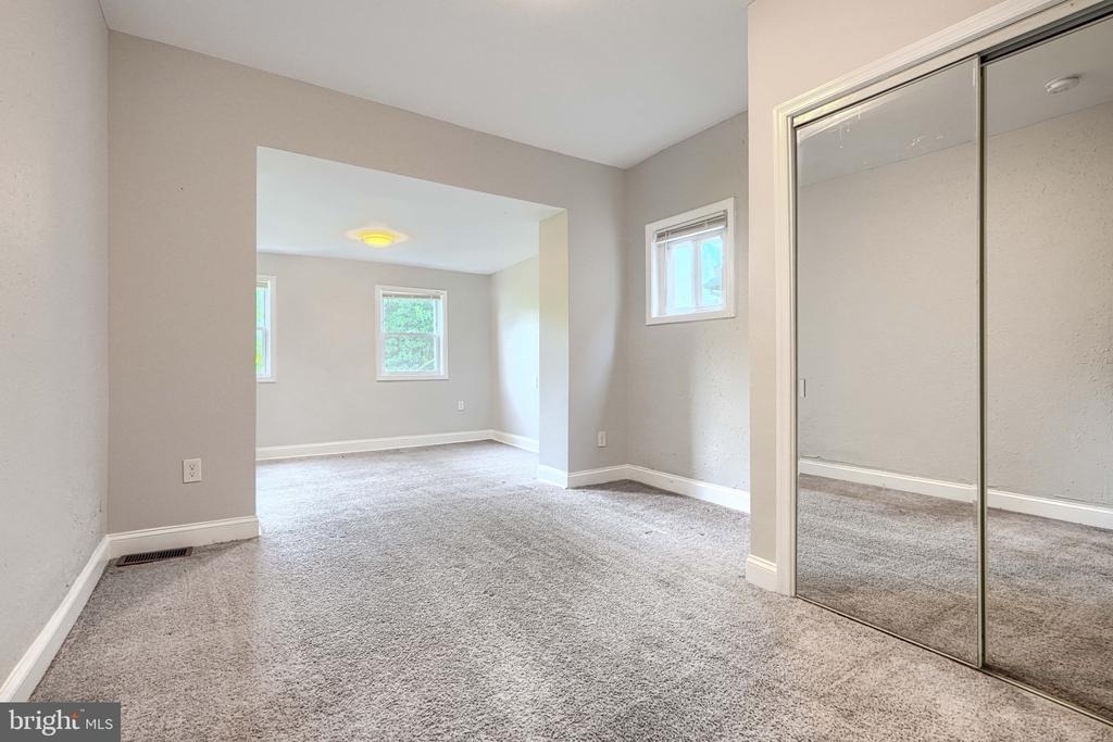 2917 Clifton Avenue - Photo 18