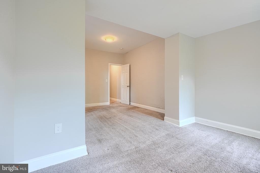 2917 Clifton Avenue - Photo 19