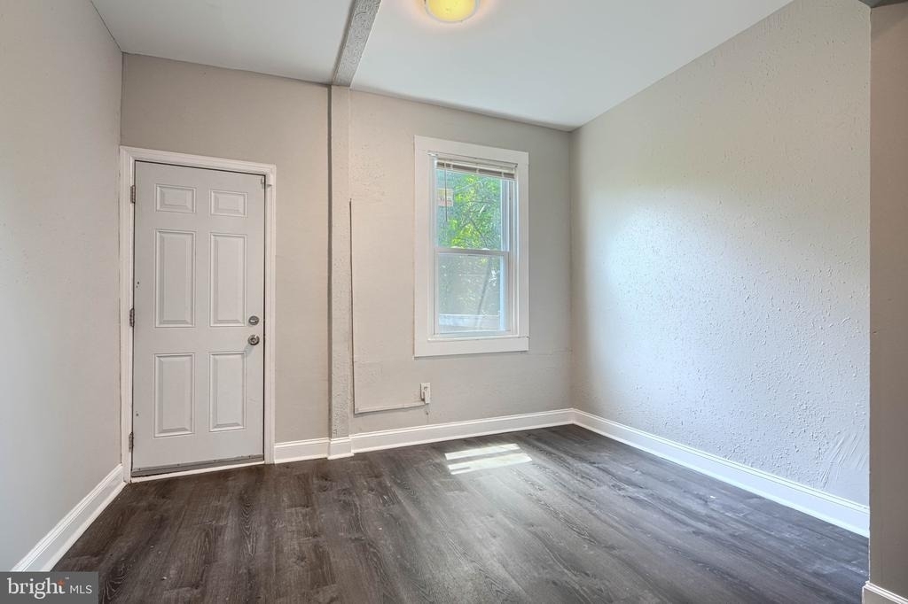 2917 Clifton Avenue - Photo 7