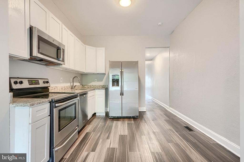 2917 Clifton Avenue - Photo 6
