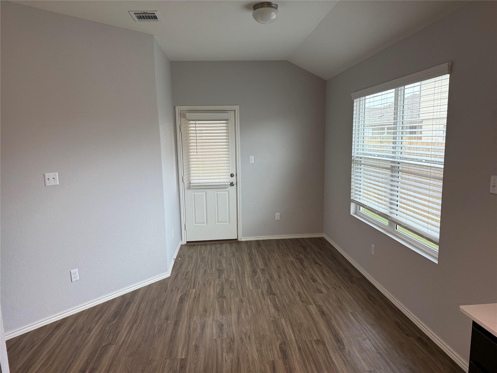 100 Granville Ct - Photo 2