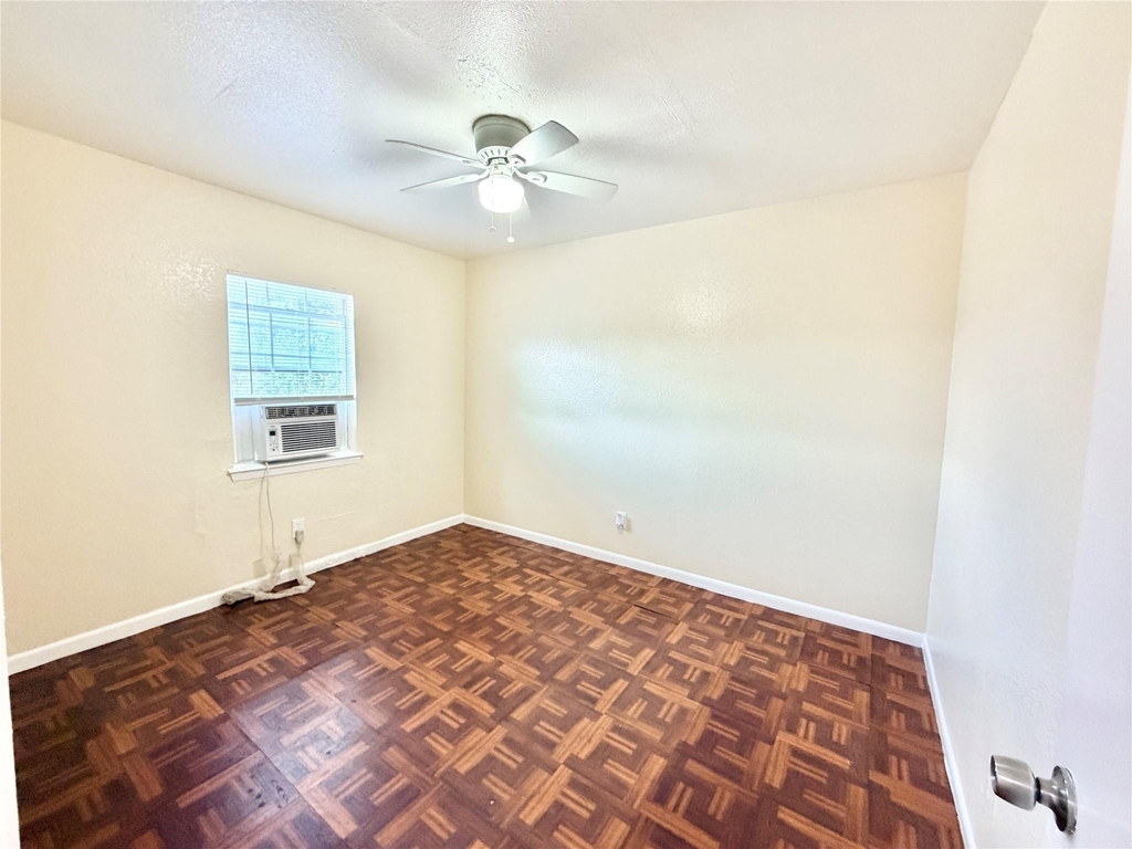 6257 Manor Rd - Photo 28