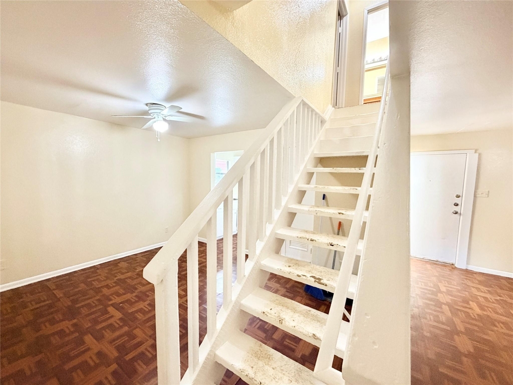 6257 Manor Rd - Photo 3