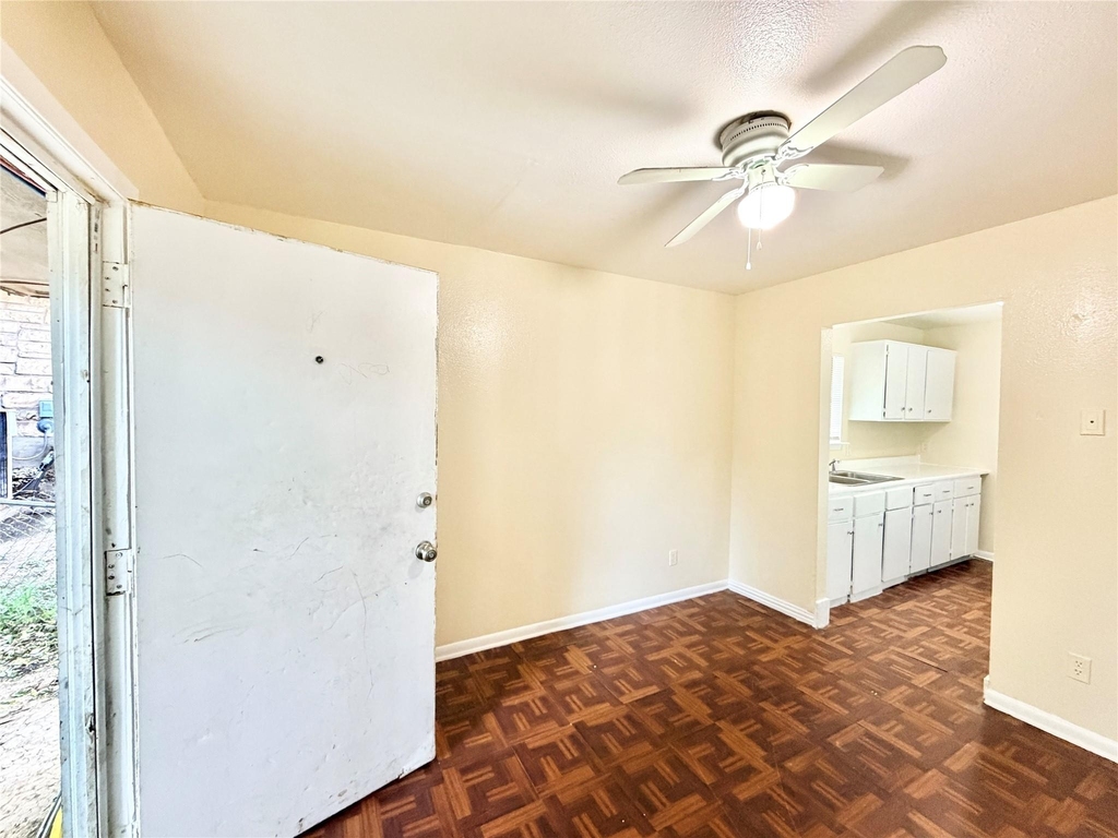 6257 Manor Rd - Photo 13