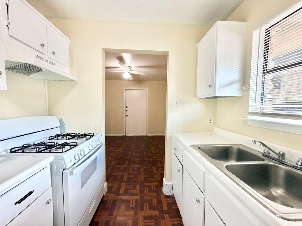 6257 Manor Rd - Photo 9