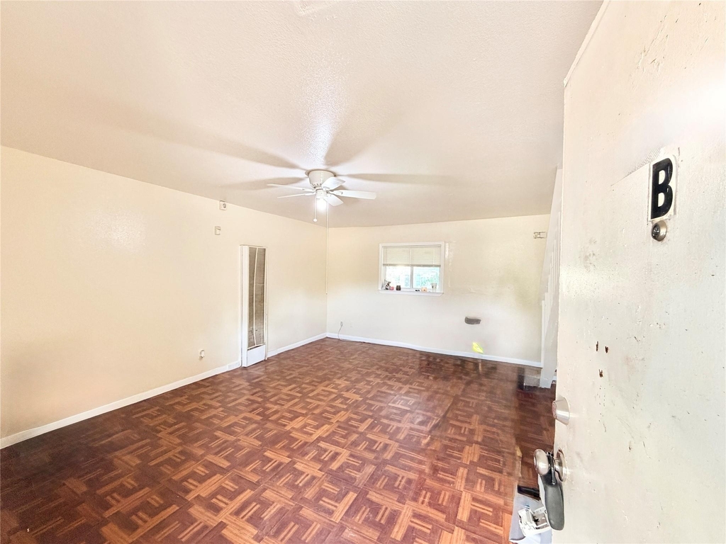 6257 Manor Rd - Photo 1