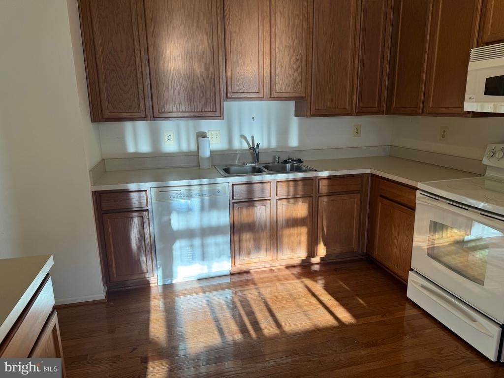 2318 Turnbridge Court - Photo 8