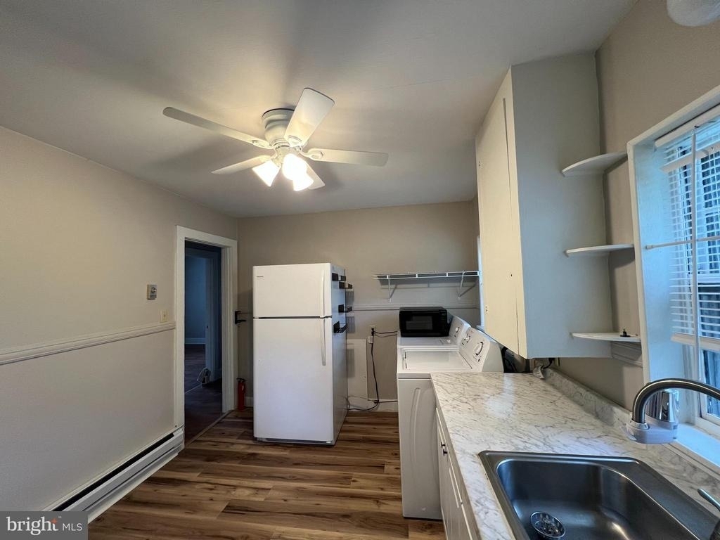 604 Sussex Avenue - Photo 2