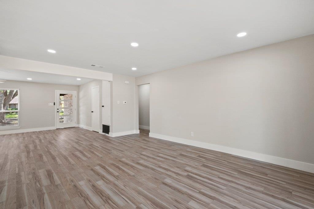 1313 Redbud Trl - Photo 4