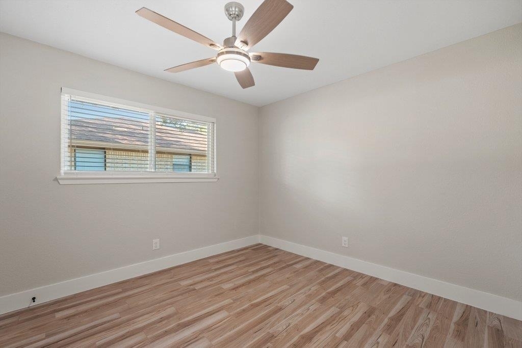 1313 Redbud Trl - Photo 11