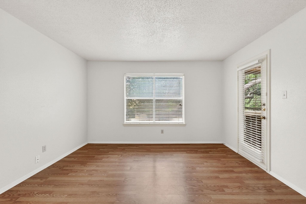 8210 Bent Tree Rd - Photo 5