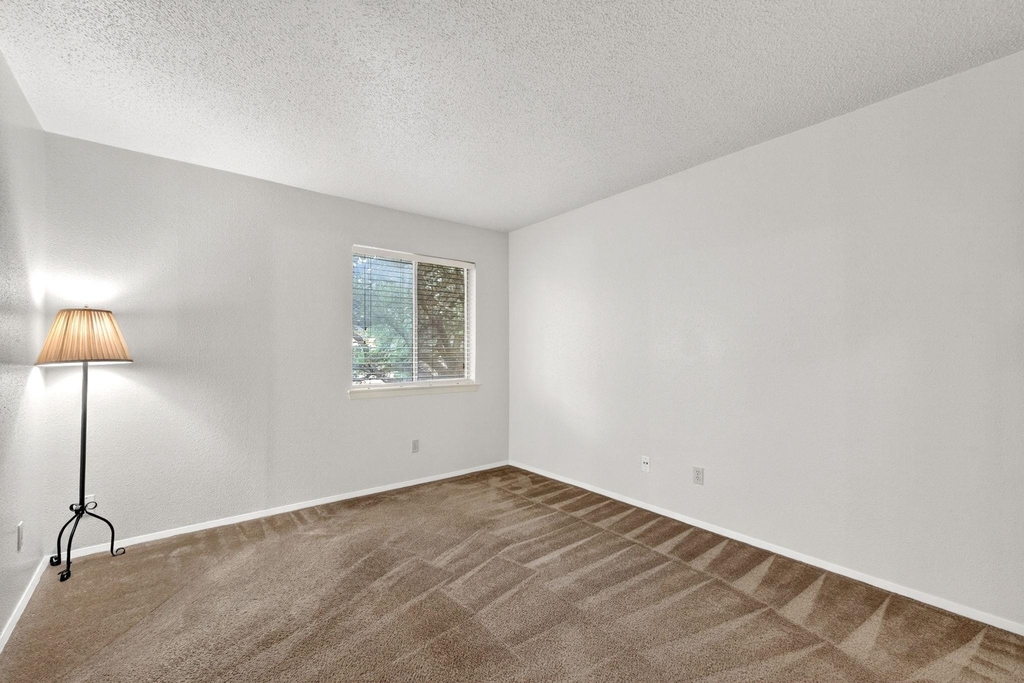 8210 Bent Tree Rd - Photo 11