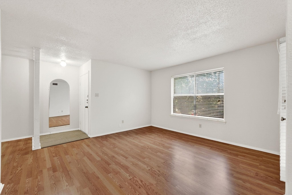 8210 Bent Tree Rd - Photo 6