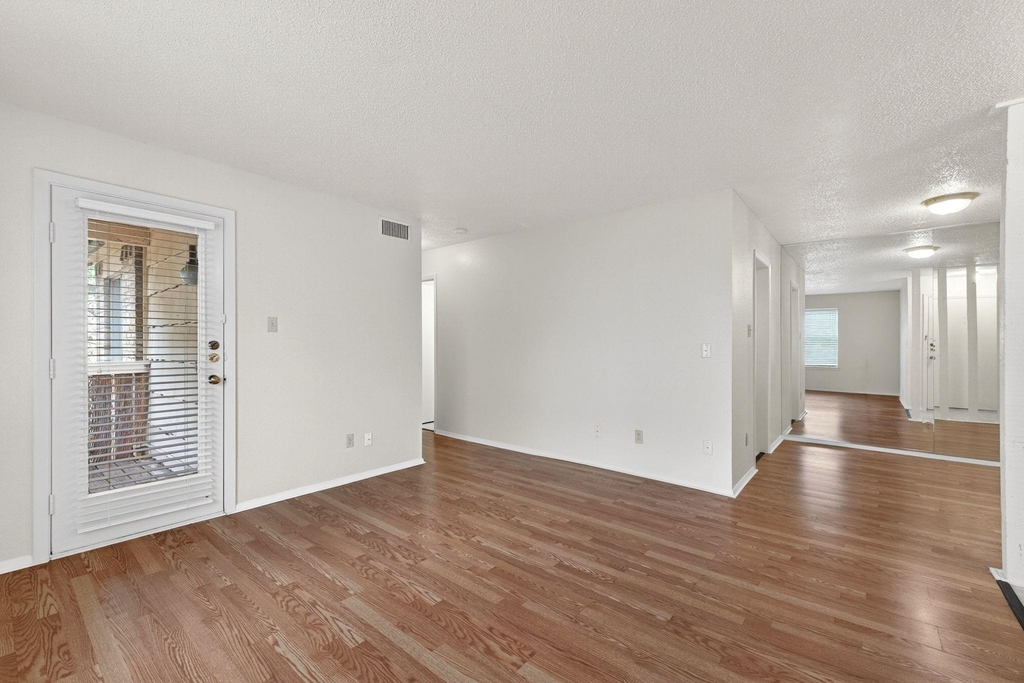 8210 Bent Tree Rd - Photo 4