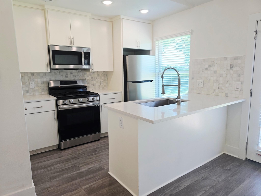 6103 Calmar Cv - Photo 15