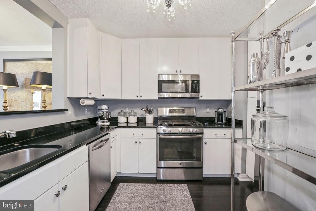 915 E Street Nw - Photo 9