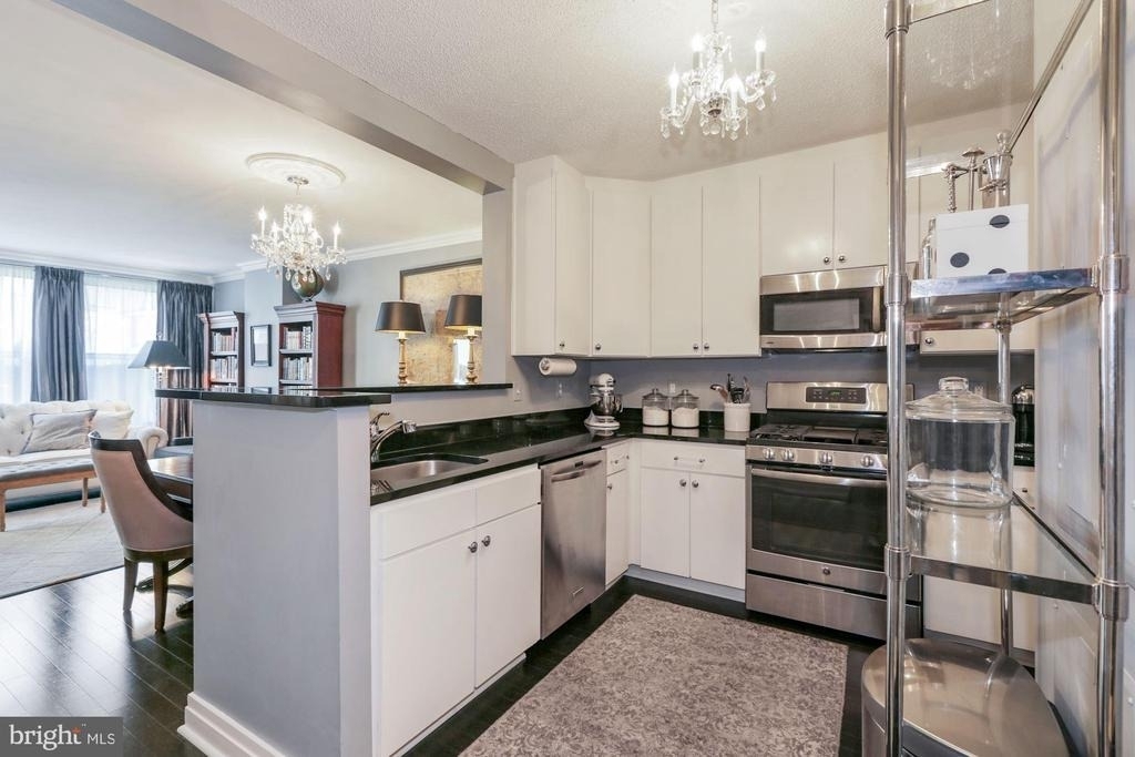 915 E Street Nw - Photo 8
