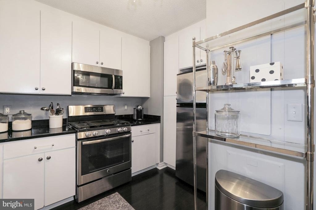 915 E Street Nw - Photo 10