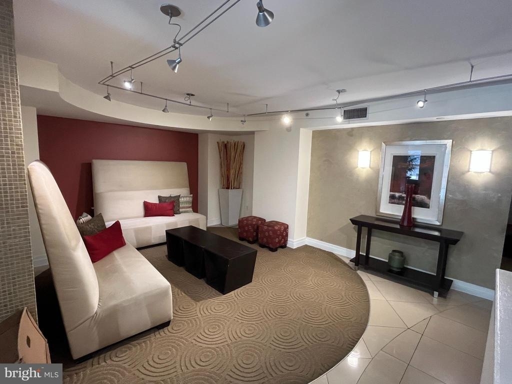 915 E Street Nw - Photo 3
