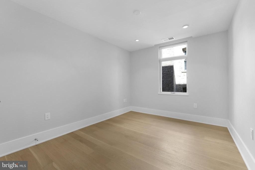 2225 California Street Nw - Photo 17