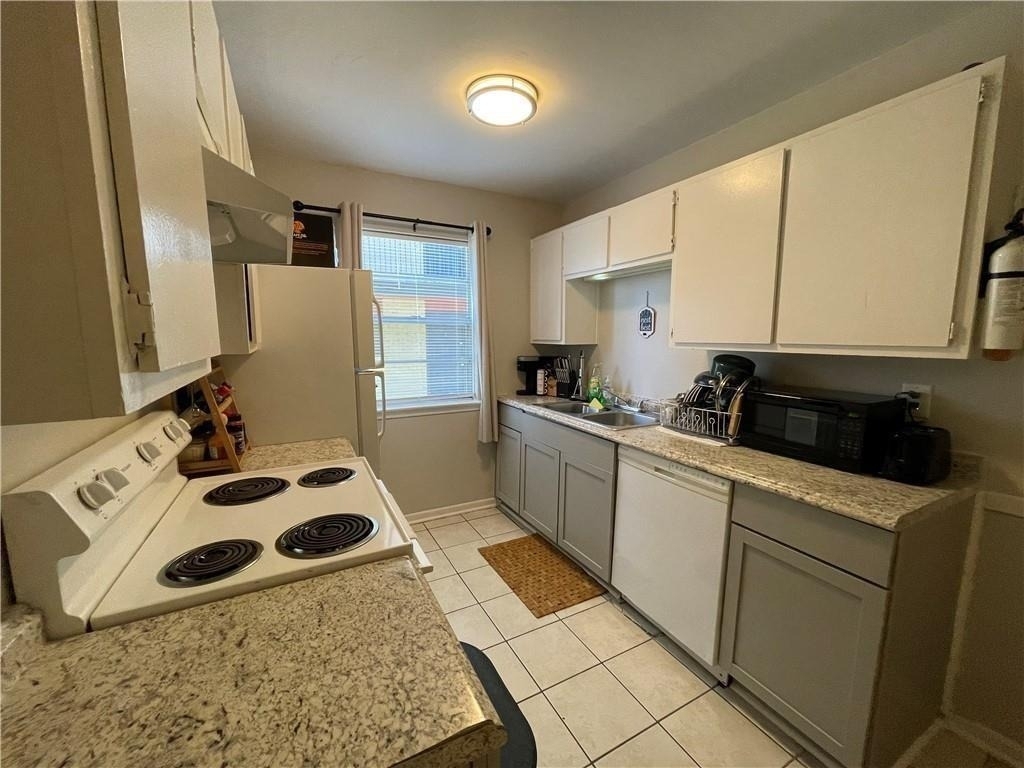 4302 Lake Rd - Photo 2
