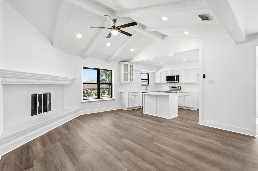 100 Howard Dr - Photo 2