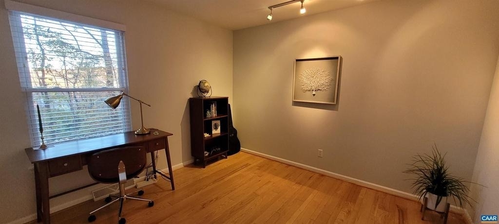 102 Slate Pl - Photo 2