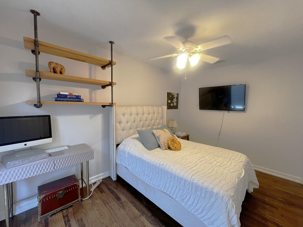 1311 Aggie Ln - Photo 9