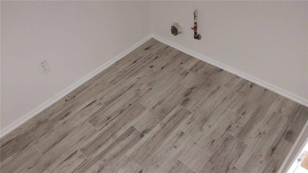 2739 Fairview Dr - Photo 5