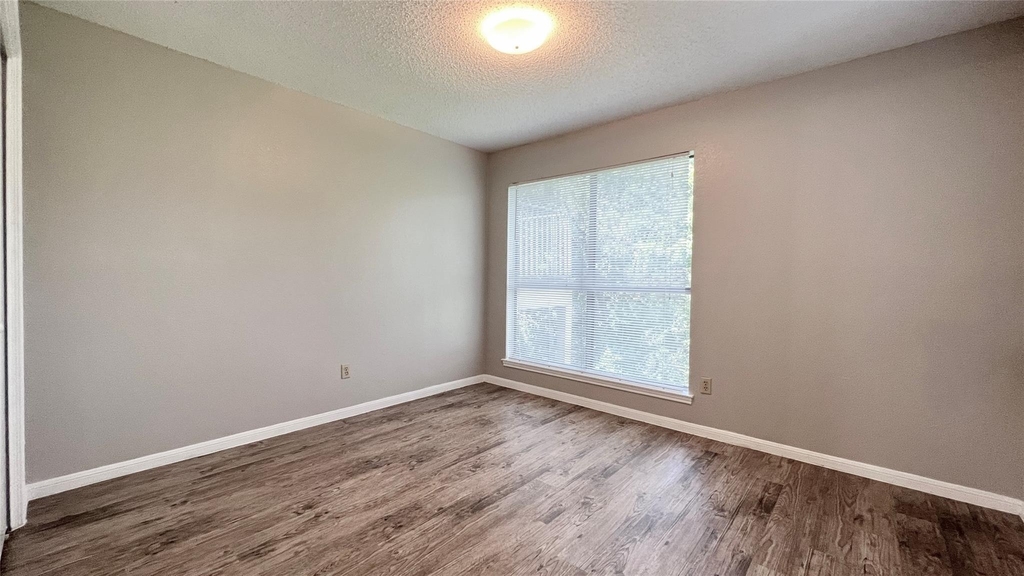 9201 Simmons Rd - Photo 17