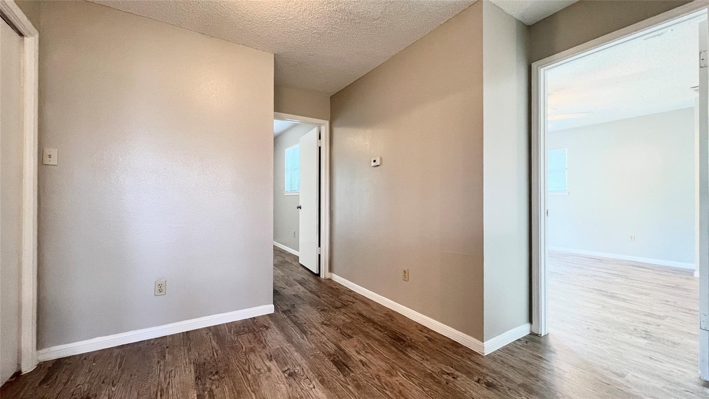 9201 Simmons Rd - Photo 13