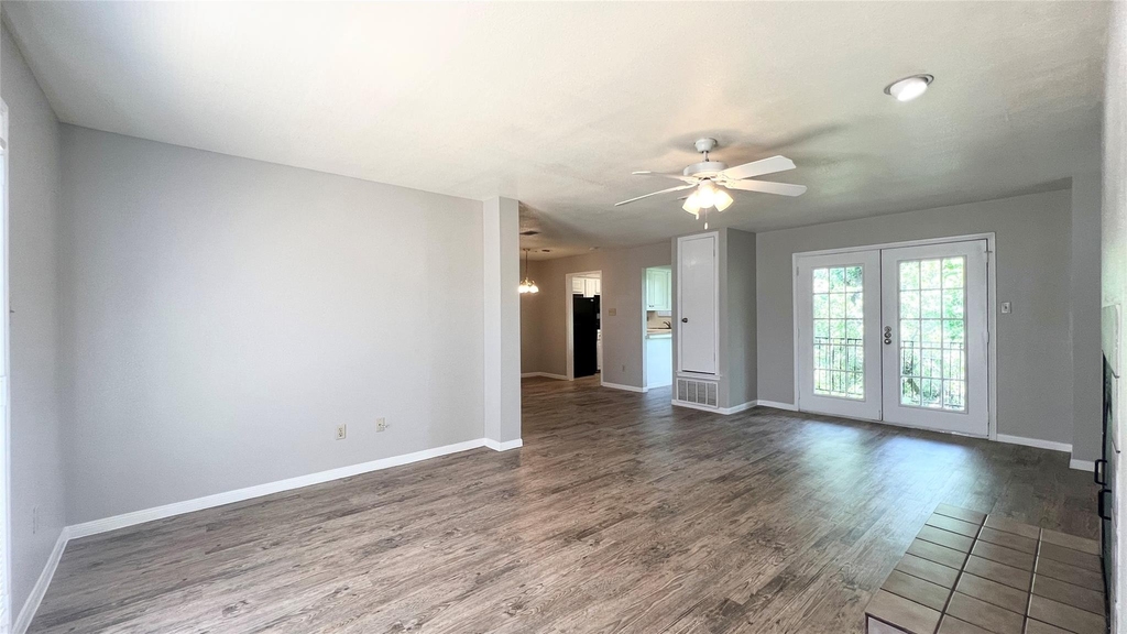 9201 Simmons Rd - Photo 8