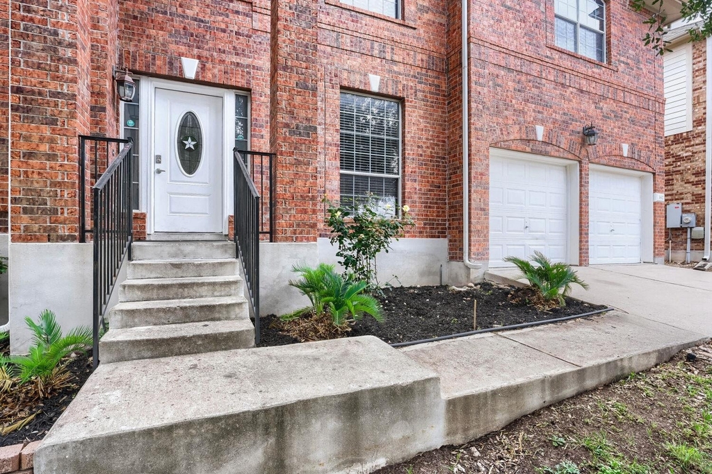 3817 Links Ln - Photo 2