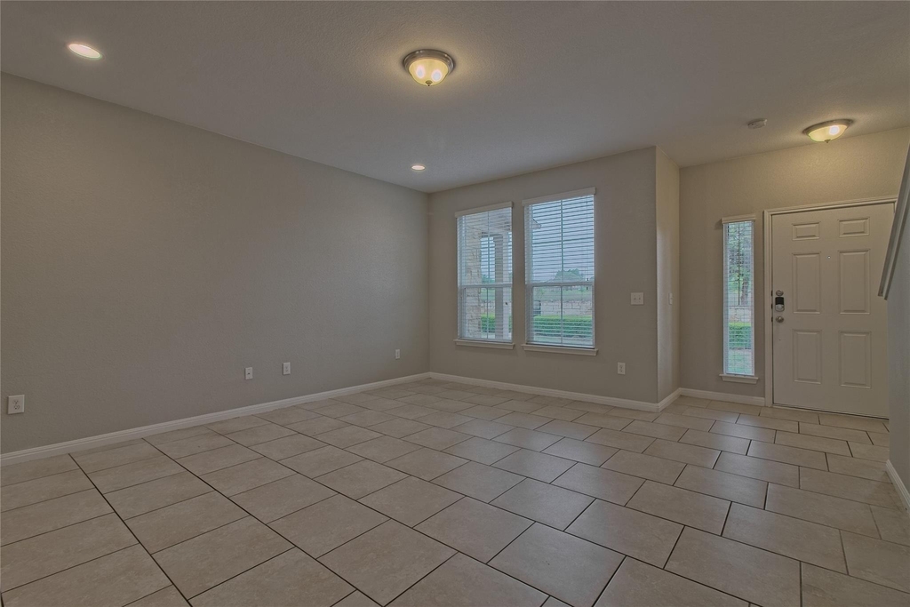 315 N Heatherwilde Blvd - Photo 7