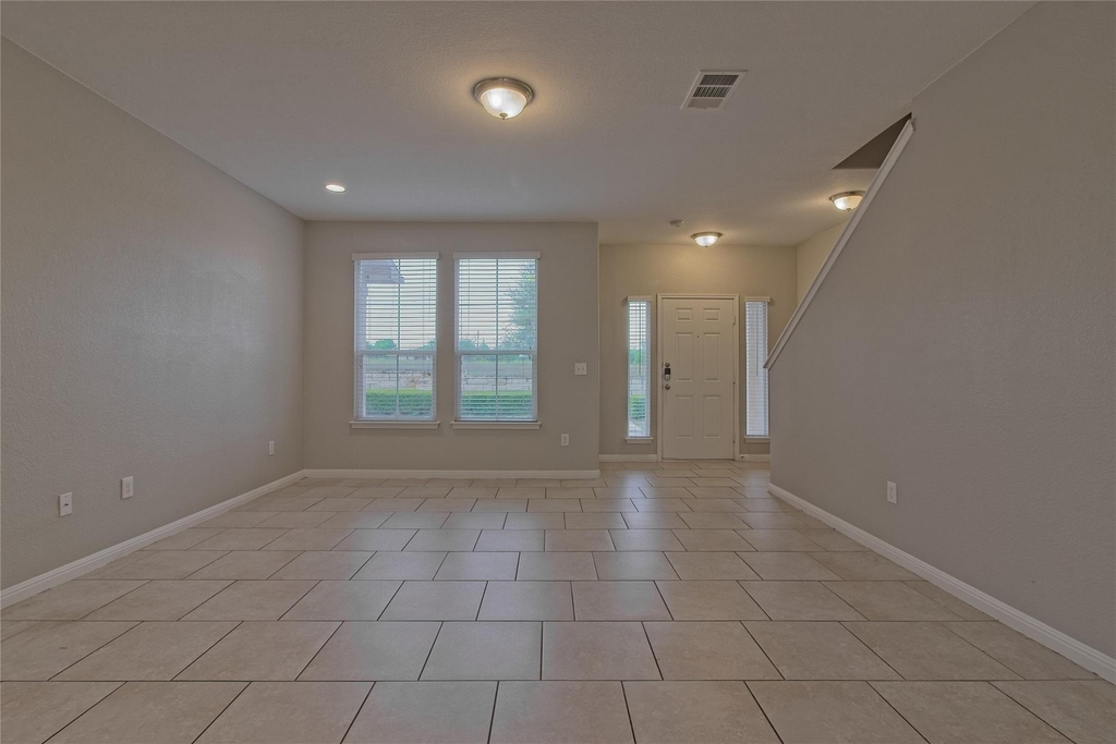 315 N Heatherwilde Blvd - Photo 5