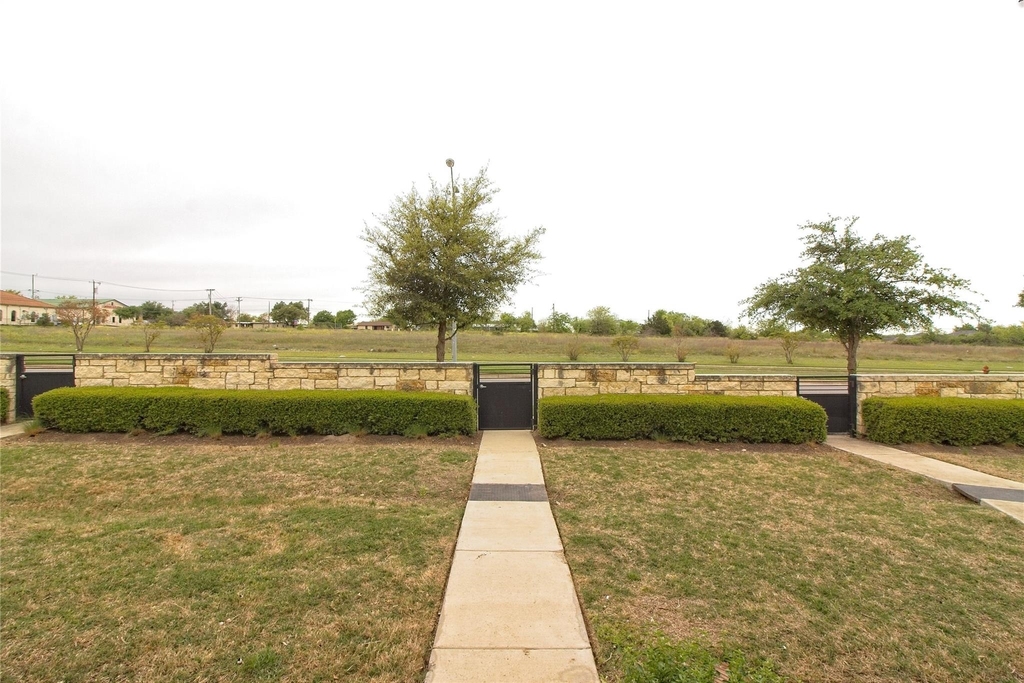 315 N Heatherwilde Blvd - Photo 3