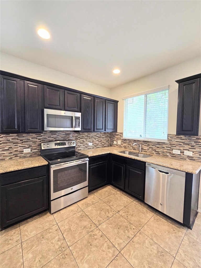 711 Rolling Oak Dr. Dr - Photo 4