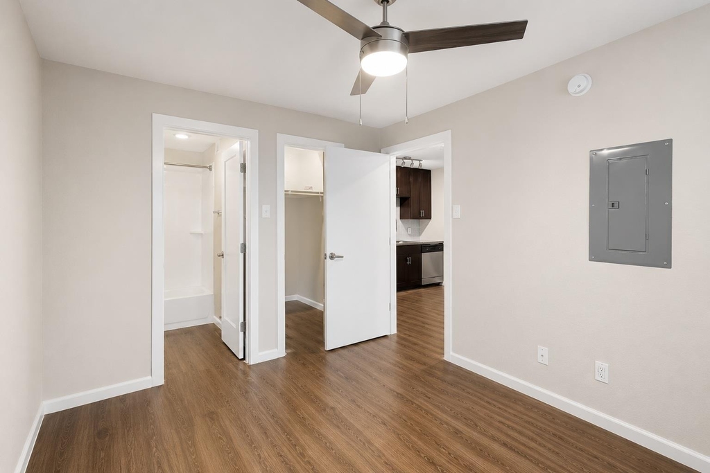 8214 N Interstate 35 Svrd Sb Highway - Photo 3