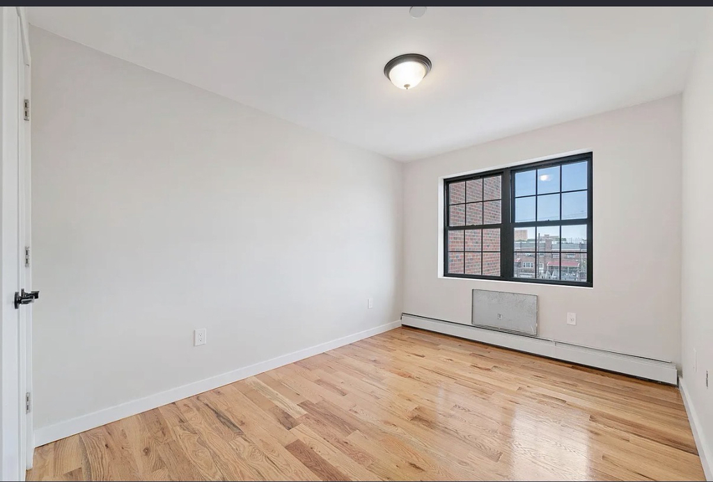 Leland ave - Photo 2
