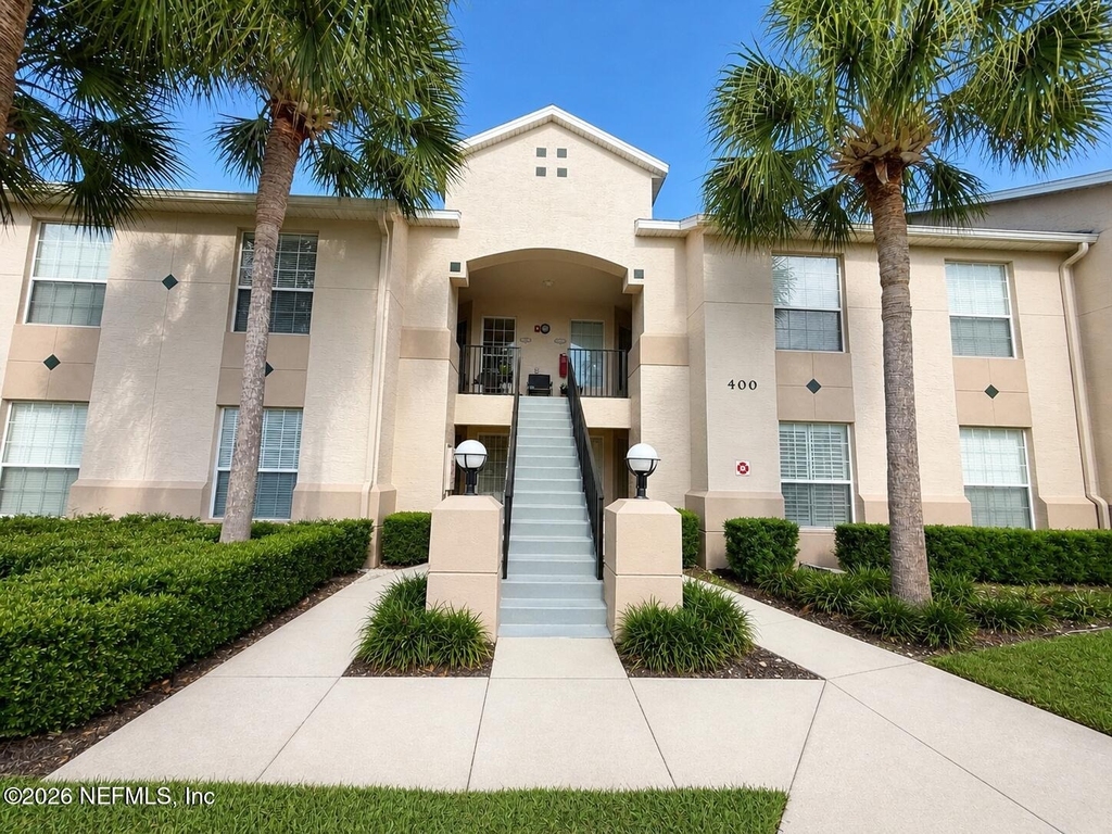 407 Augusta Circle - Photo 0