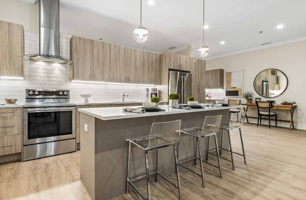 835 E Lake Street - Photo 2