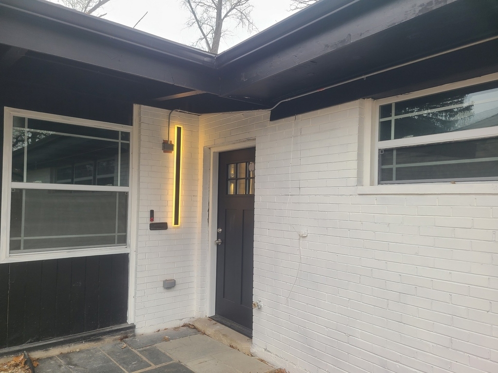 336 Oakwood Street - Photo 3