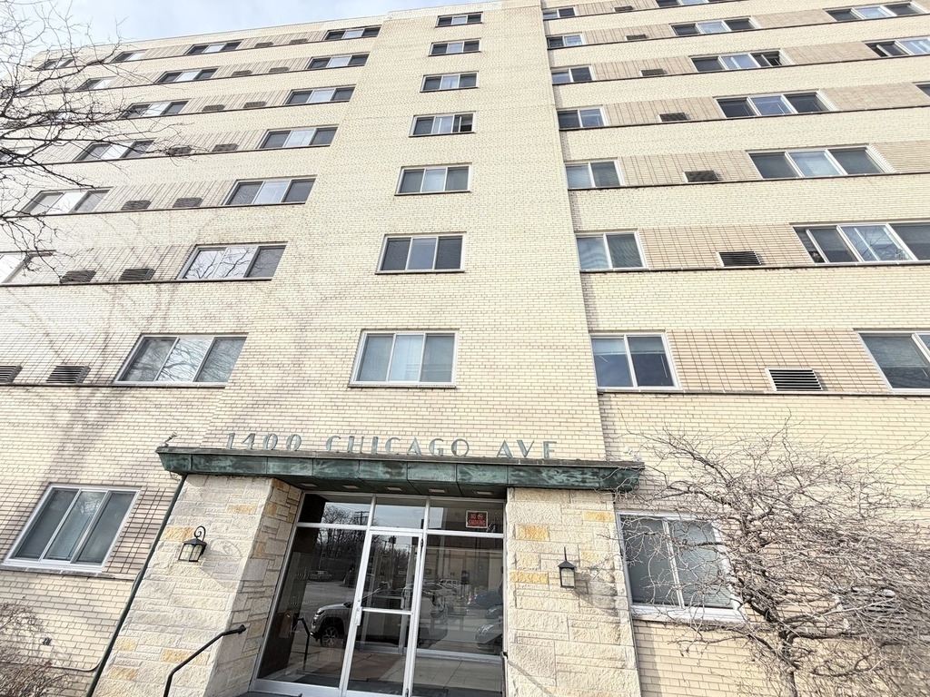 1400 Chicago Avenue - Photo 0