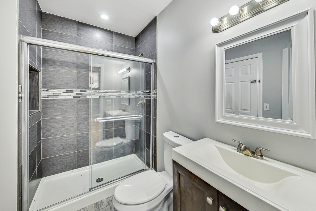 864 W Aldine Avenue - Photo 26