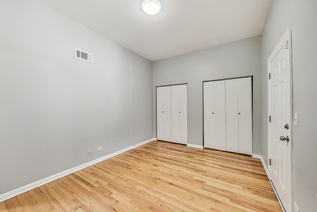 864 W Aldine Avenue - Photo 11