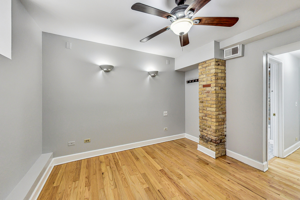 864 W Aldine Avenue - Photo 22