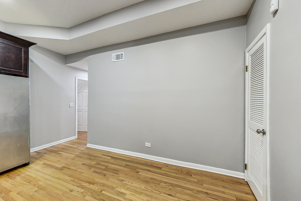 864 W Aldine Avenue - Photo 8