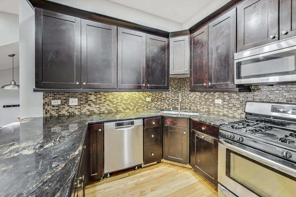 864 W Aldine Avenue - Photo 7
