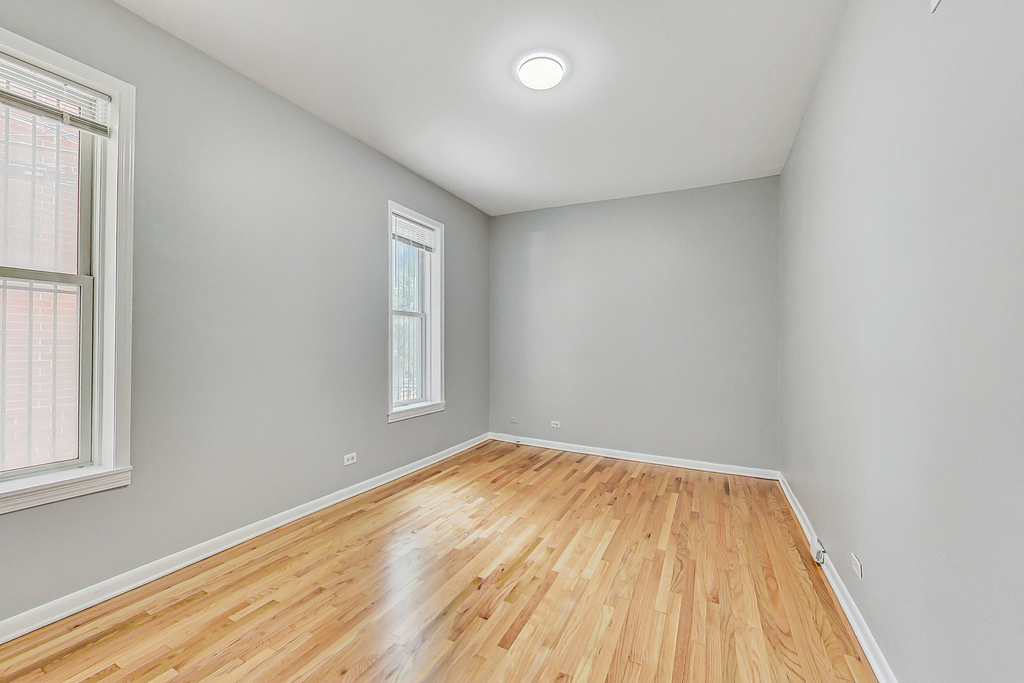 864 W Aldine Avenue - Photo 13