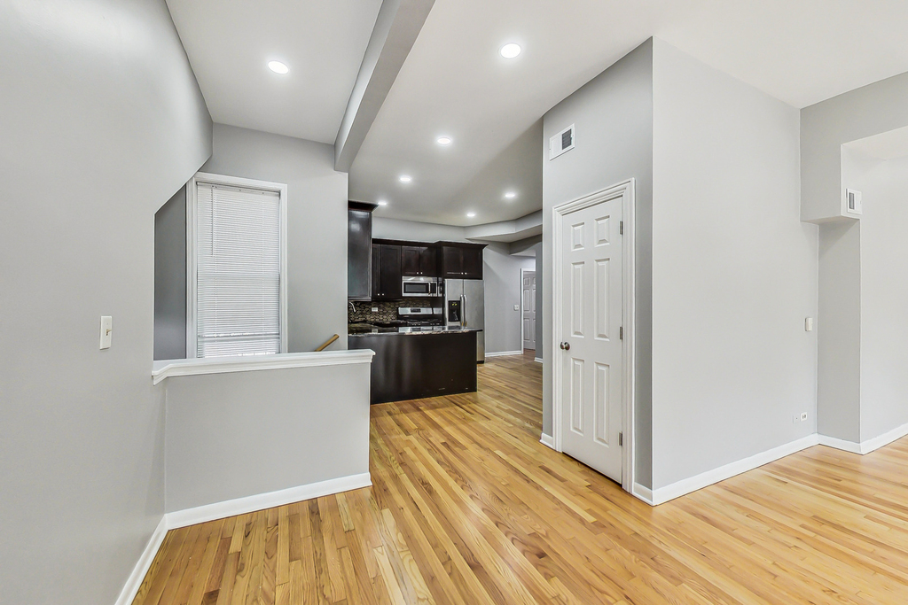 864 W Aldine Avenue - Photo 5
